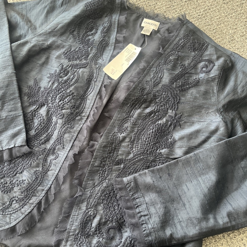 NWT‎ Chicos 100% Silk Santino Saura Jacket. Navy. Embroidered. Blazer. Size 1.